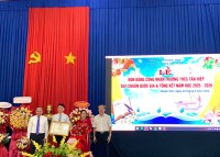 Trường THCS Tân Hiệp đón nhận “Bằng công nhận trường đạt chuẩn quốc gia” và tổng kết năm học 2025-2026