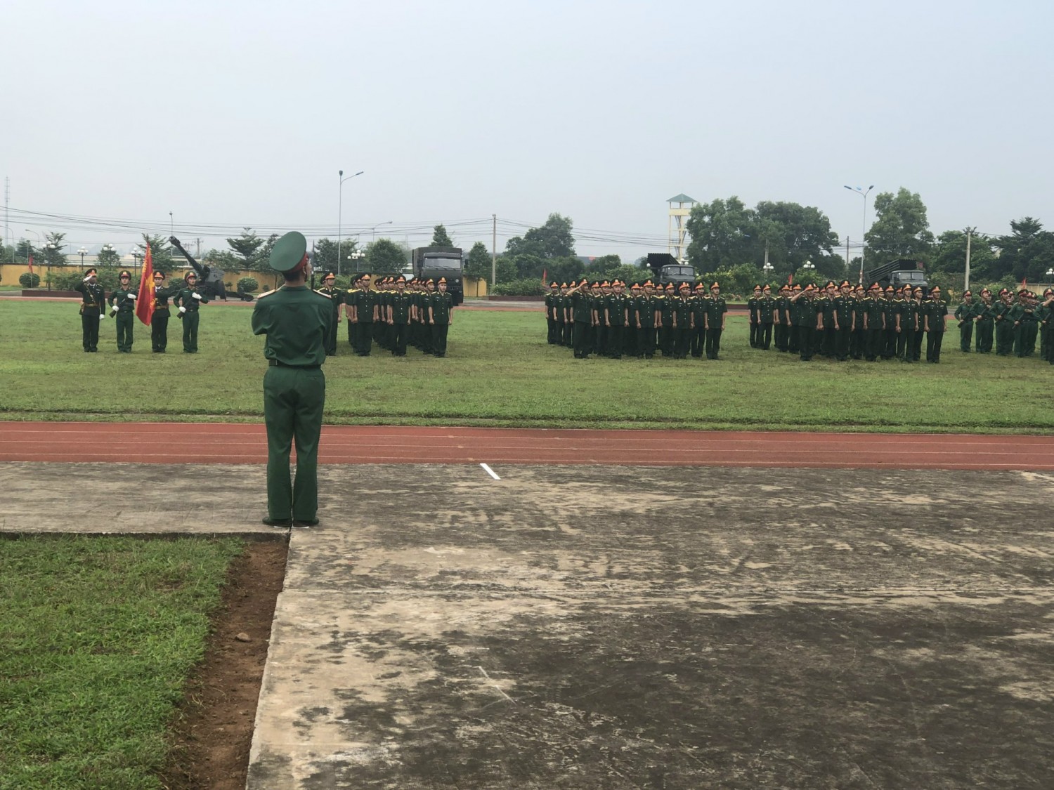 Quang cảnh Lễ tuyên thệ Chiến sỹ mới tại Lữ đoàn Pháo binh 96