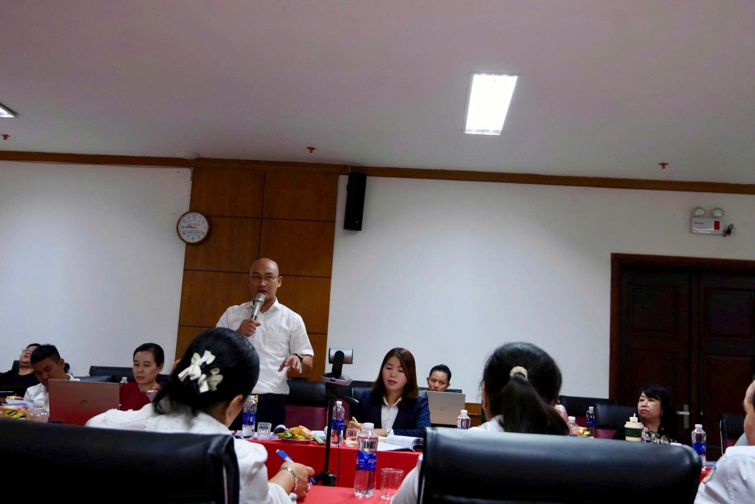Các đại biểu trao đổi, thảo luận tại Hội thảo 1